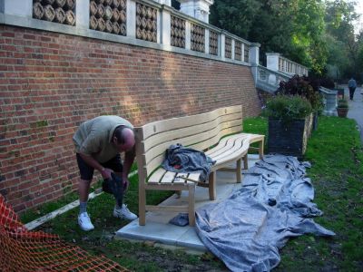 Wavy bench 1